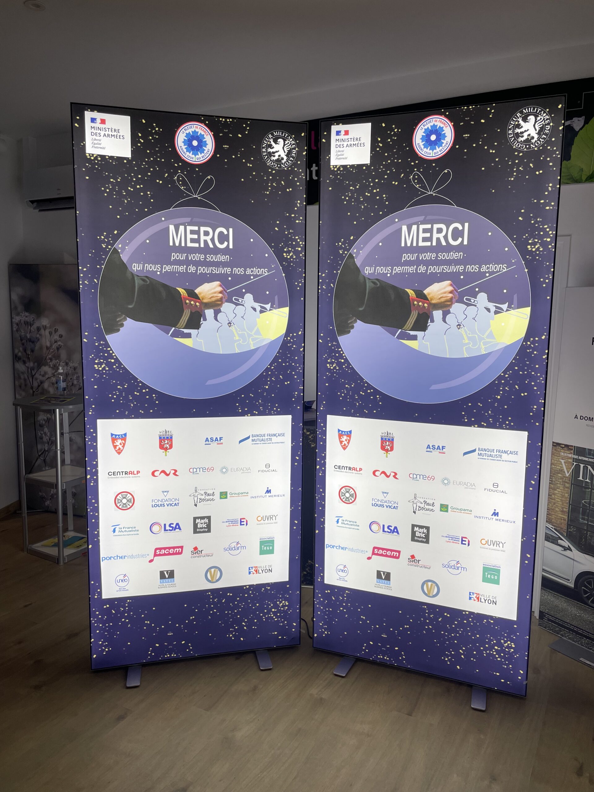 LightUp 100×250 – Armée