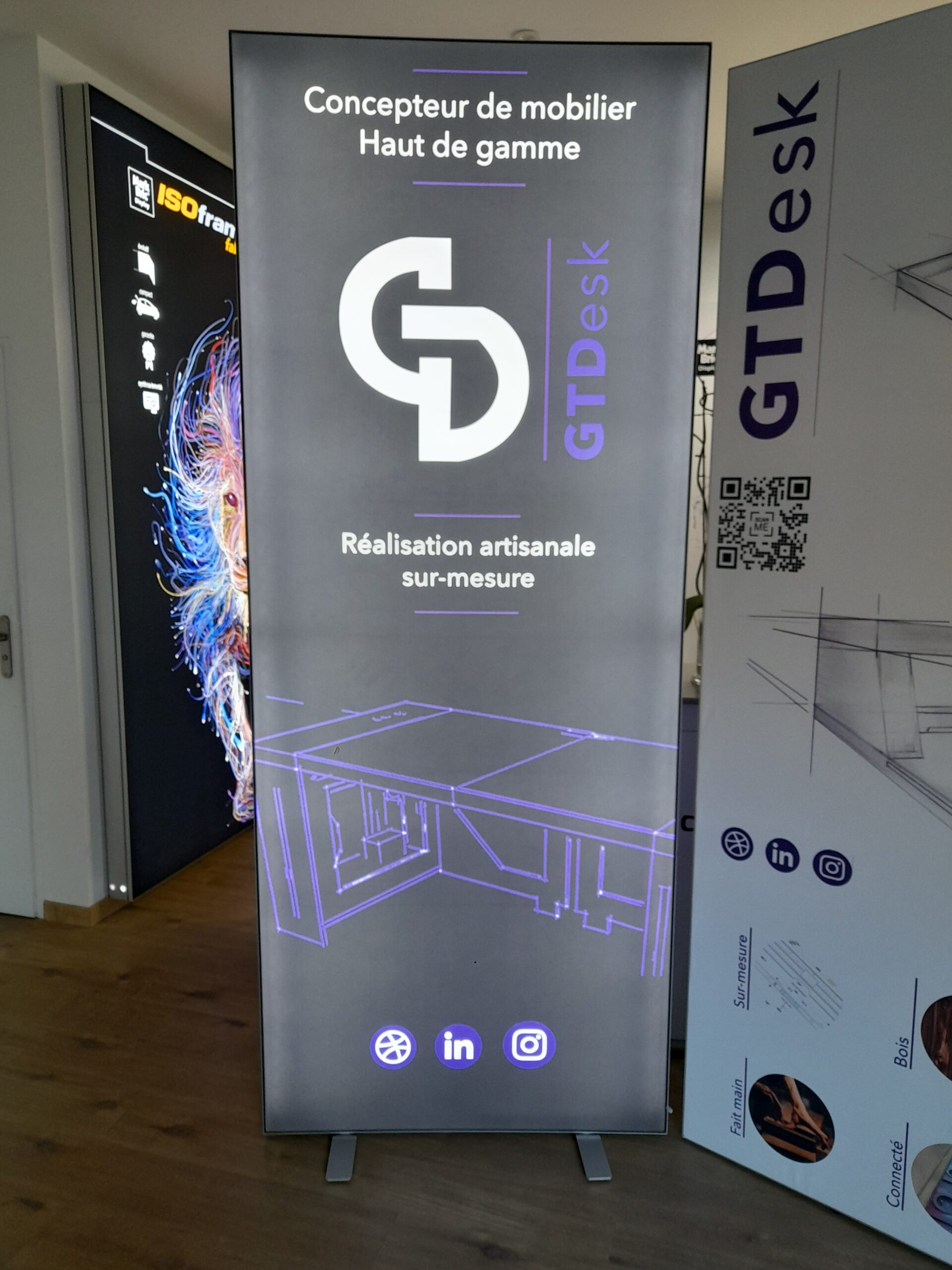 LightUp 100×250 – GT Desk